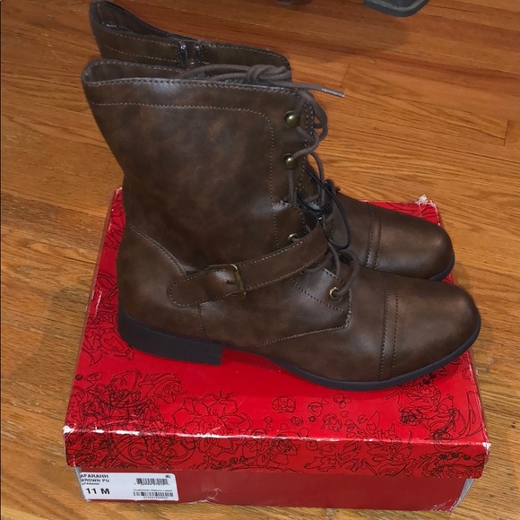 Women’s brown boots - American Rag - Size 11 - Picture 1 of 4